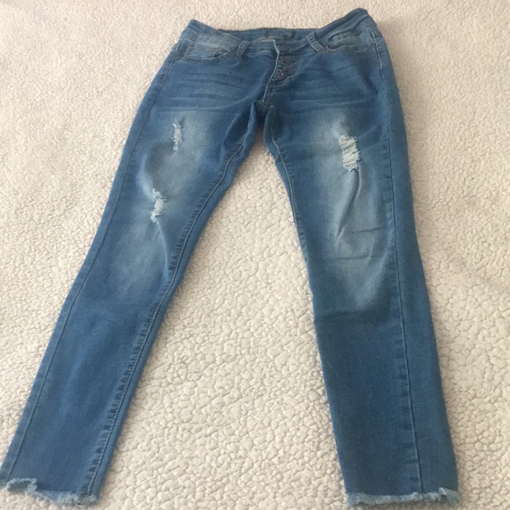 Ripped styled jeans